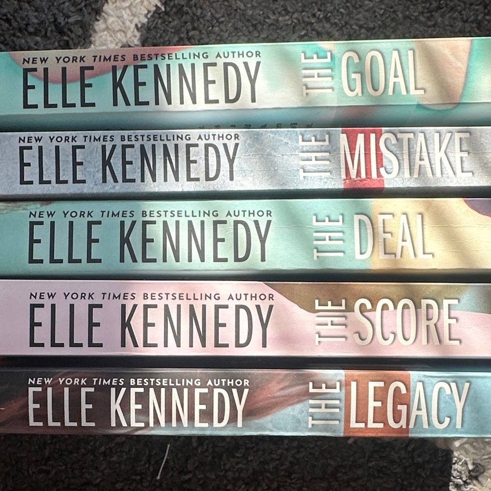 Elle Kennedy Book Set - The Goal, The Mistake, The Deal, The Score, The Legacy